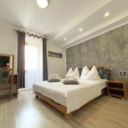 פורץ Rooms Valentino מראה חיצוני תמונה