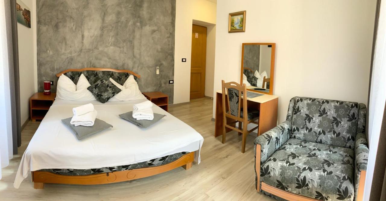 פורץ Rooms Valentino מראה חיצוני תמונה